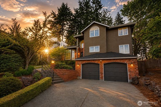 1010 106th Avenue SE, Bellevue, WA 98004