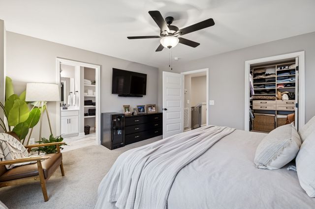 237 Kenner Pvt Aly, Hendersonville, TN 37075