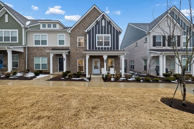 237 Kenner Pvt Aly, Hendersonville, TN 37075