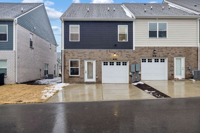 237 Kenner Pvt Aly, Hendersonville, TN 37075