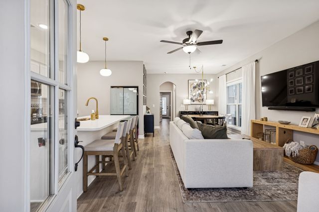 237 Kenner Pvt Aly, Hendersonville, TN 37075