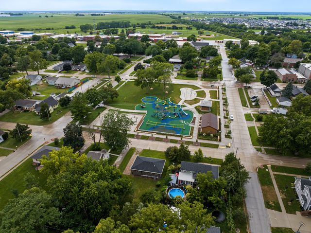 203 Lincoln Street SE, Bondurant, IA 50035