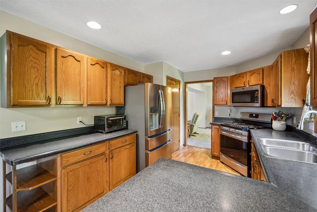 800 SW Kennybrook Drive, Grimes, IA 50111