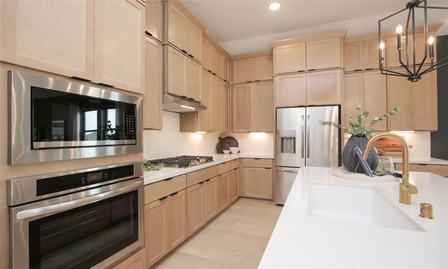 4916 Dickens Landing Drive, League City, TX 77573