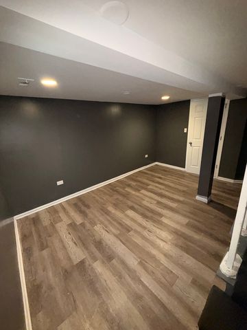 6444 S Eberhart Avenue, Chicago, IL 60637