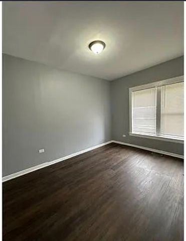 6444 S Eberhart Avenue, Chicago, IL 60637