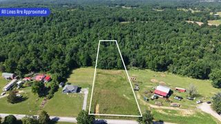 2 Hawkins Rd, Westmoreland, TN 37186