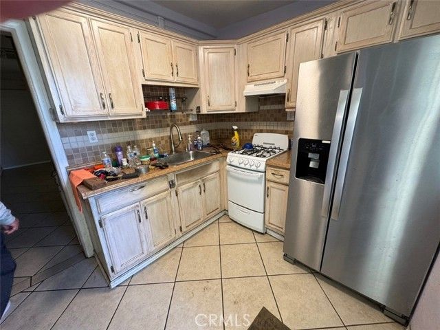 946 W Service, West Covina, CA 91790