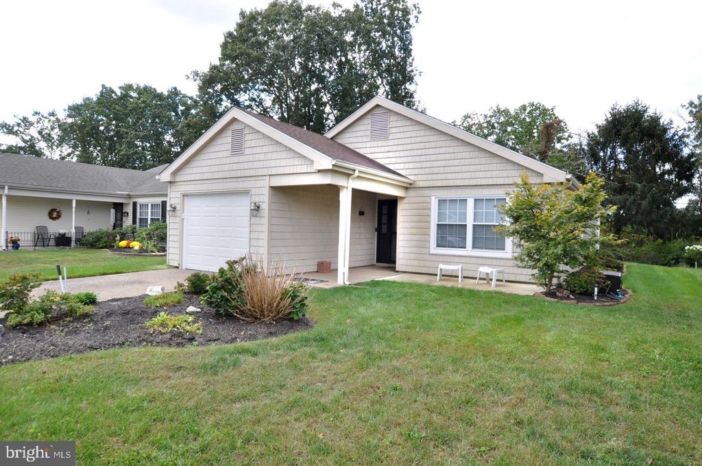 41 NEW CASTLE DR, Southampton, NJ 08088