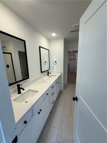 3323 NE 87th Street 17C, Kansas City, MO 64156