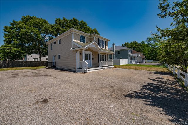 2163 Sunrise Highway, Islip, NY 11751