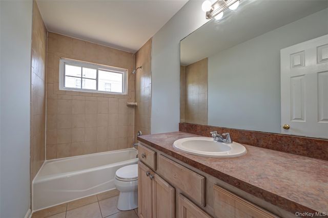 2163 Sunrise Highway, Islip, NY 11751