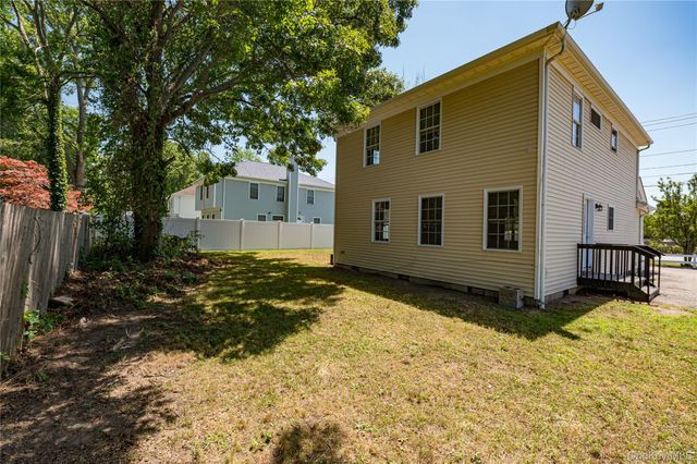 2163 Sunrise Highway, Islip, NY 11751