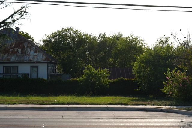 811 N HACKBERRY ST, San Antonio, TX 78202