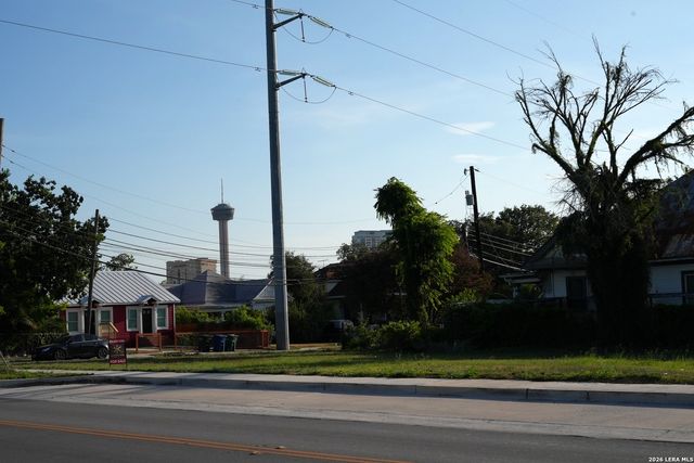 811 N HACKBERRY ST, San Antonio, TX 78202
