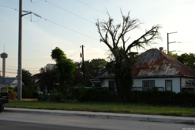 811 N HACKBERRY ST, San Antonio, TX 78202