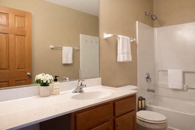 1447 MILLBROOK Drive, Algonquin, IL 60102