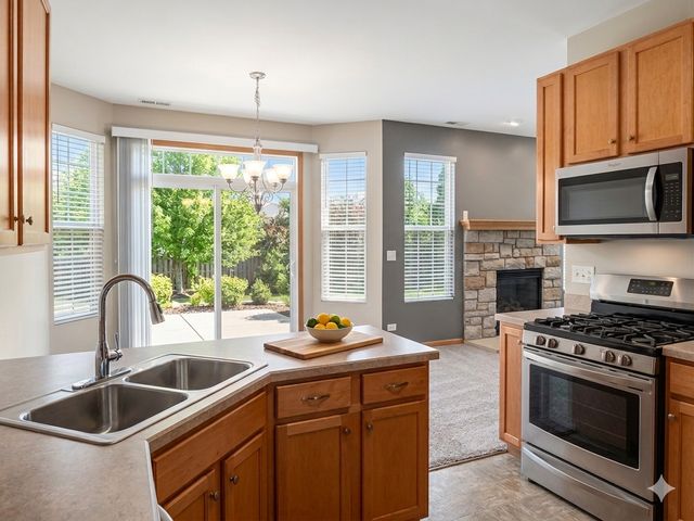 1447 MILLBROOK Drive, Algonquin, IL 60102