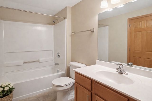 1447 MILLBROOK Drive, Algonquin, IL 60102