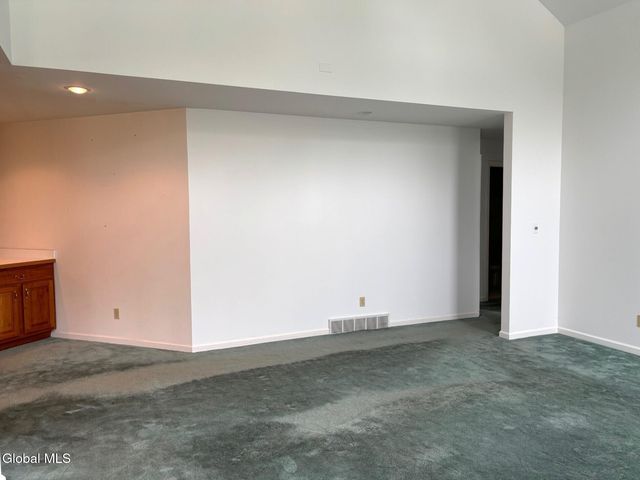 16 Pepper Lane, Greenfield, NY 12866