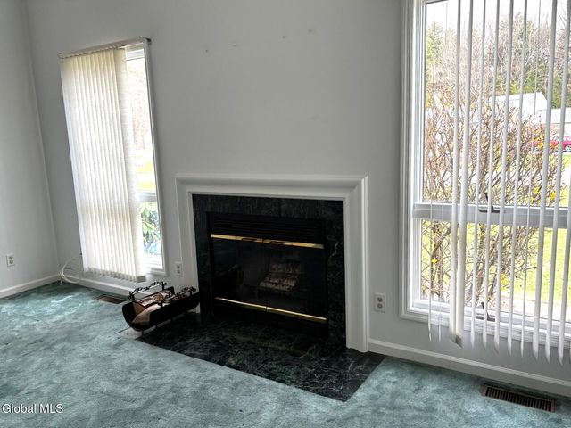 16 Pepper Lane, Greenfield, NY 12866