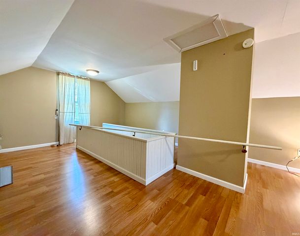 214 N Chestnut Street, Huntingburg, IN 47542