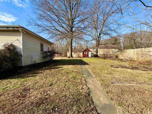 214 N Chestnut Street, Huntingburg, IN 47542