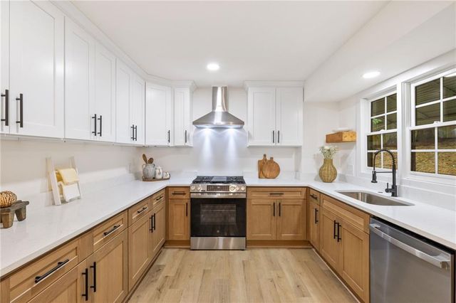 732 Dukehart Court, Stone Mountain, GA 30083
