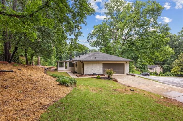 732 Dukehart Court, Stone Mountain, GA 30083