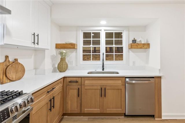 732 Dukehart Court, Stone Mountain, GA 30083