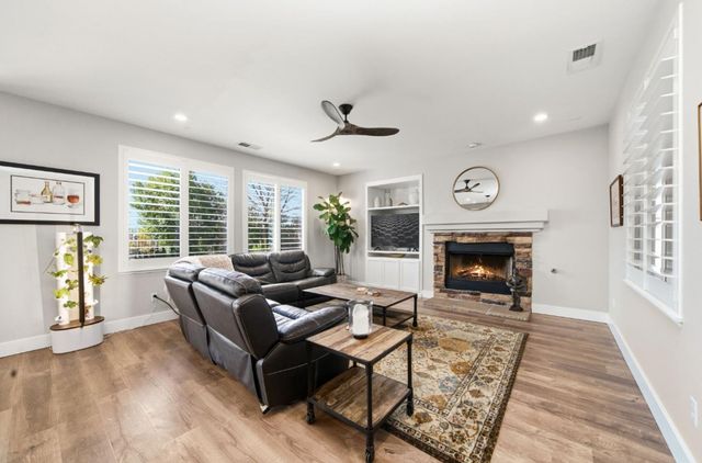 8004 Damico Dr, El Dorado Hills, CA 95762