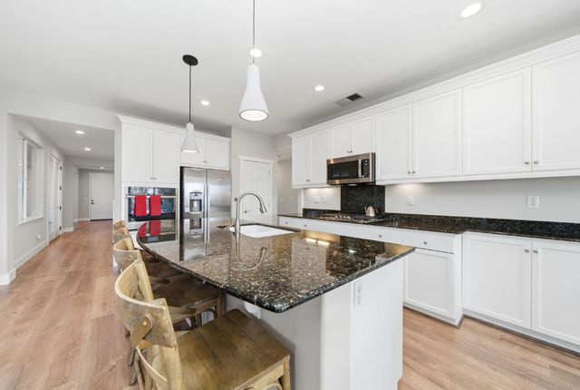 8004 Damico Dr, El Dorado Hills, CA 95762