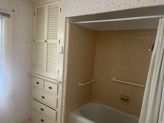 165 Gage Ave. Avenue, Elkhart, IN 46516