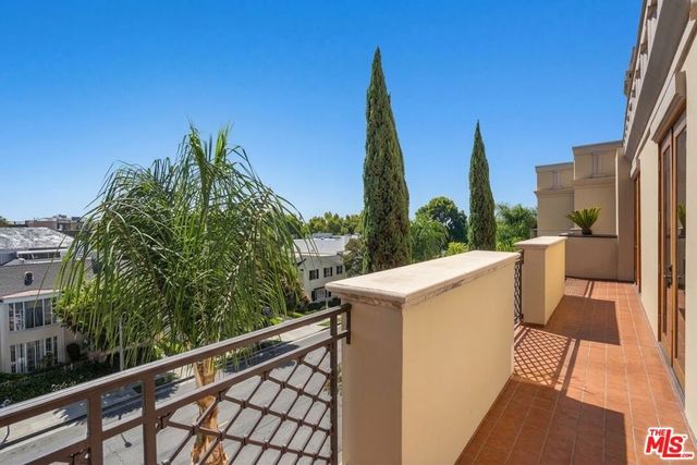 137 S Spalding Drive 401, Beverly Hills, CA 90212