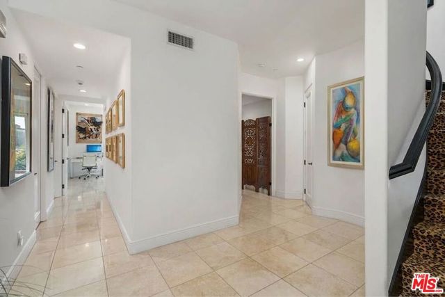 137 S Spalding Drive 401, Beverly Hills, CA 90212