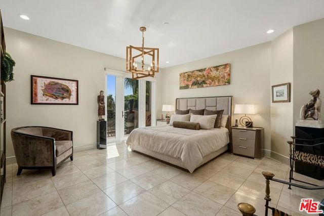 137 S Spalding Drive 401, Beverly Hills, CA 90212