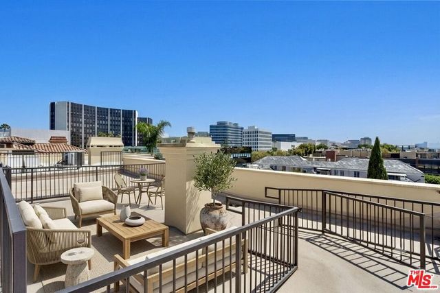 137 S Spalding Drive 401, Beverly Hills, CA 90212