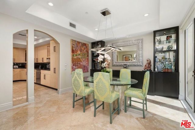 137 S Spalding Drive 401, Beverly Hills, CA 90212