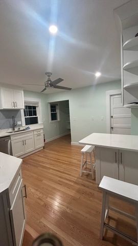 25 Merrymount Ave 1, Quincy, MA 02170