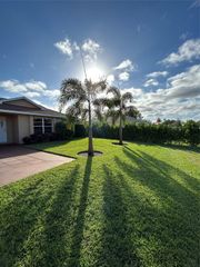 2232 SE Longhorn Ave, Port St Lucie, FL 34952