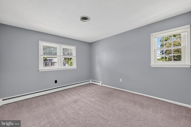 22 BEECHWOOD LN, Yardley, PA 19067