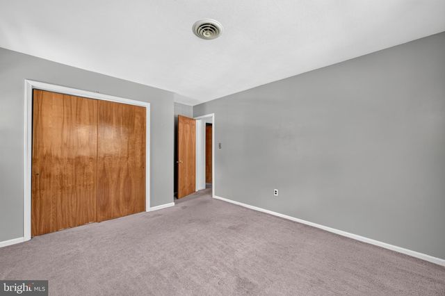 22 BEECHWOOD LN, Yardley, PA 19067