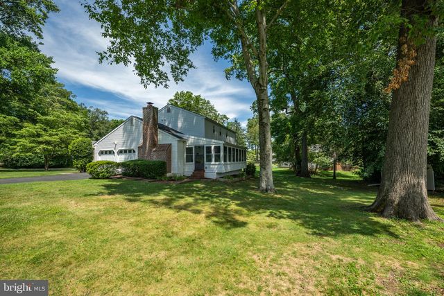22 BEECHWOOD LN, Yardley, PA 19067