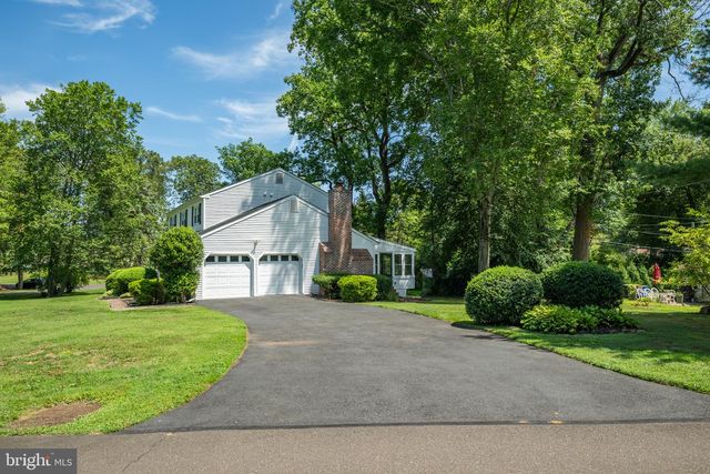 22 BEECHWOOD LN, Yardley, PA 19067