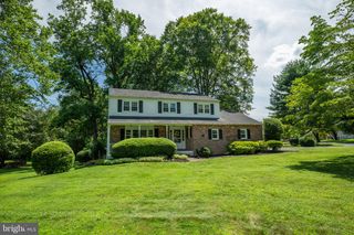 22 BEECHWOOD LN, Yardley, PA 19067