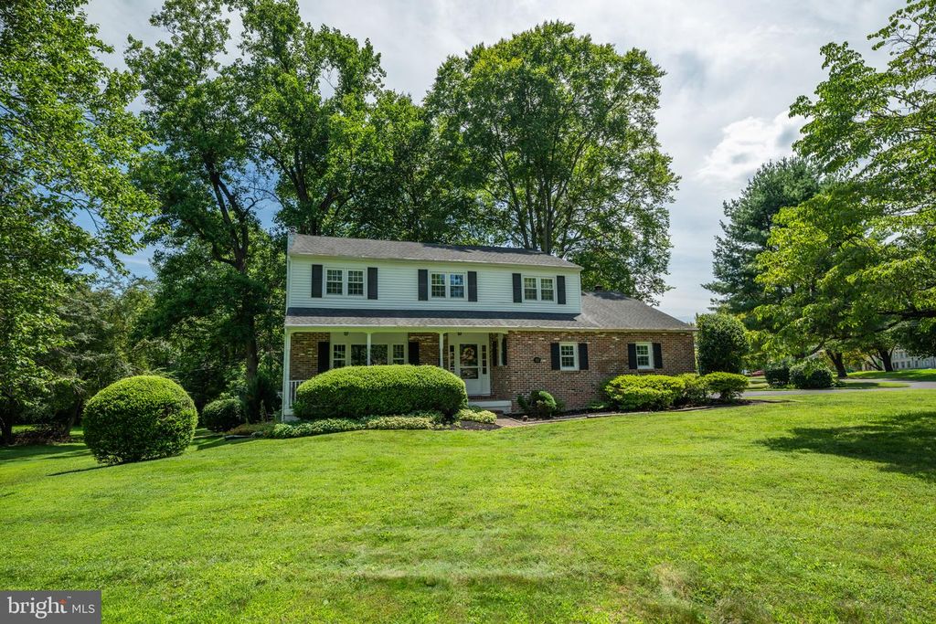 22 BEECHWOOD LN, Yardley, PA 19067