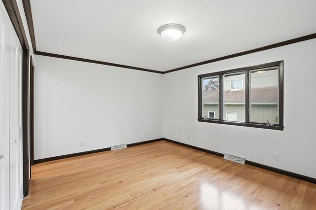 2224 Robinhood Boulevard, Schererville, IN 46375