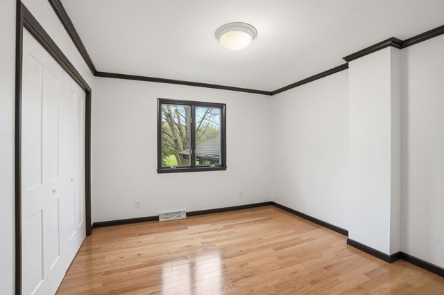 2224 Robinhood Boulevard, Schererville, IN 46375