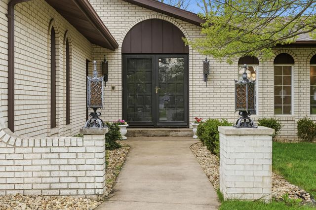 2224 Robinhood Boulevard, Schererville, IN 46375