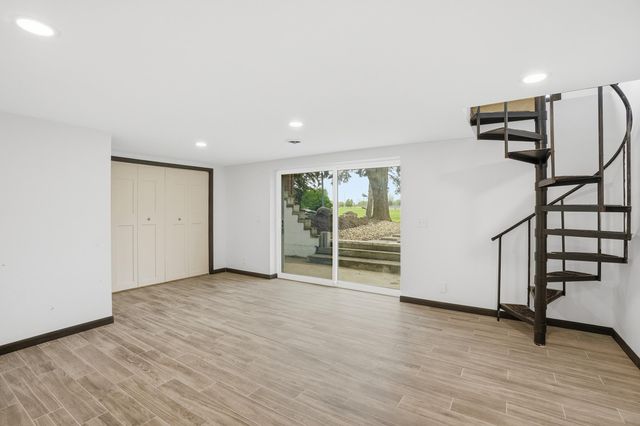 2224 Robinhood Boulevard, Schererville, IN 46375